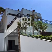 Вилла в Испании, Каталония, Жирона, 390 кв.м.