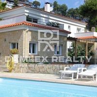 Вилла в Испании, Каталония, Жирона, 250 кв.м.