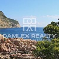 Villa in Spain, Catalunya, Girona, 900 sq.m.