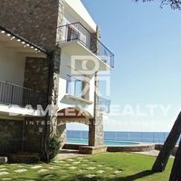 Villa in Spain, Catalunya, Girona, 900 sq.m.