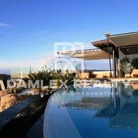 Villa in Spain, Catalunya, Girona, 809 sq.m.