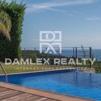 Villa in Spain, Catalunya, Girona, 320 sq.m.