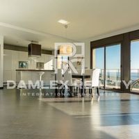 Villa in Spain, Catalunya, Girona, 320 sq.m.