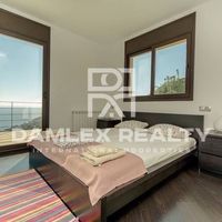 Villa in Spain, Catalunya, Girona, 320 sq.m.