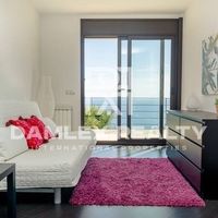 Villa in Spain, Catalunya, Girona, 320 sq.m.