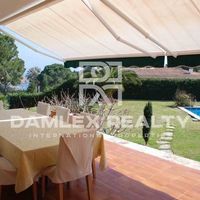 Villa in Spain, Catalunya, Girona, 490 sq.m.