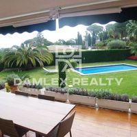 Villa in Spain, Catalunya, Girona, 490 sq.m.