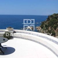 Villa in Spain, Catalunya, Girona, 320 sq.m.