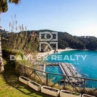 Villa in Spain, Catalunya, Girona, 250 sq.m.