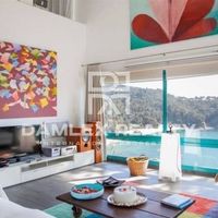 Villa in Spain, Catalunya, Girona, 250 sq.m.