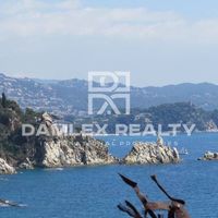 Villa in Spain, Catalunya, Girona, 400 sq.m.