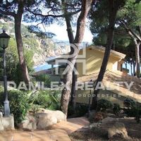 Дом в Испании, Каталония, Жирона, 475 кв.м.