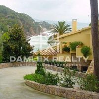 Дом в Испании, Каталония, Жирона, 475 кв.м.