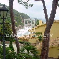 Дом в Испании, Каталония, Жирона, 475 кв.м.