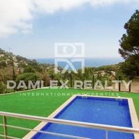 Дом в Испании, Каталония, Жирона, 340 кв.м.