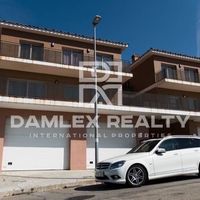 House in Spain, Catalunya, Girona, 300 sq.m.