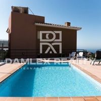 House in Spain, Catalunya, Girona, 300 sq.m.