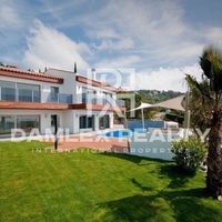 Villa in Spain, Catalunya, Girona, 610 sq.m.