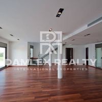 Villa in Spain, Catalunya, Girona, 610 sq.m.