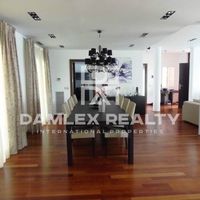 Villa in Spain, Catalunya, Girona, 610 sq.m.