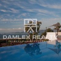 Villa in Spain, Catalunya, Girona, 610 sq.m.
