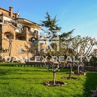 Villa in Spain, Catalunya, Girona, 607 sq.m.