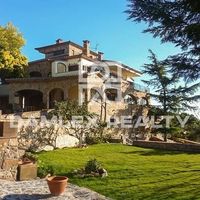 Villa in Spain, Catalunya, Girona, 607 sq.m.