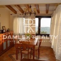 Villa in Spain, Catalunya, Girona, 607 sq.m.