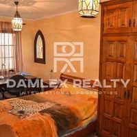 Villa in Spain, Catalunya, Girona, 607 sq.m.