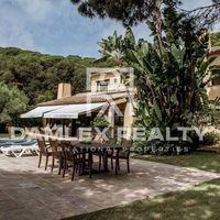 Villa in Spain, Catalunya, Girona, 550 sq.m.