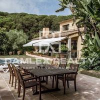 Villa in Spain, Catalunya, Girona, 550 sq.m.