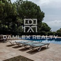 Villa in Spain, Catalunya, Girona, 550 sq.m.