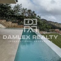 Villa in Spain, Catalunya, Girona, 600 sq.m.