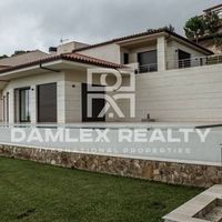 Villa in Spain, Catalunya, Girona, 600 sq.m.