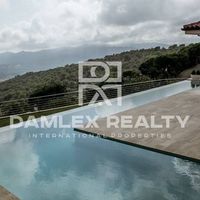 Villa in Spain, Catalunya, Girona, 600 sq.m.