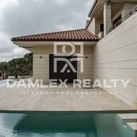 Villa in Spain, Catalunya, Girona, 600 sq.m.