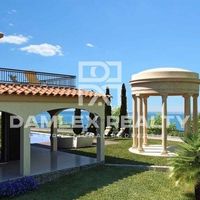 Villa in Spain, Catalunya, Girona, 581 sq.m.