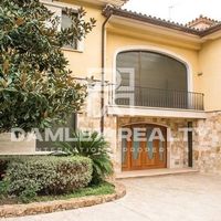 Villa in Spain, Catalunya, Girona, 800 sq.m.