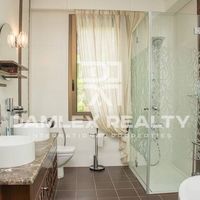 Villa in Spain, Catalunya, Girona, 800 sq.m.