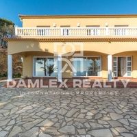 Дом в Испании, Каталония, Жирона, 320 кв.м.