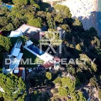 Villa in Spain, Catalunya, Girona, 1100 sq.m.