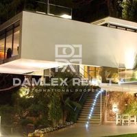 Villa in Spain, Catalunya, Girona, 1100 sq.m.