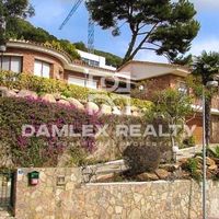 Villa in Spain, Catalunya, Girona, 220 sq.m.