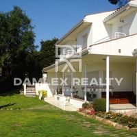 Villa in Spain, Catalunya, Girona, 260 sq.m.