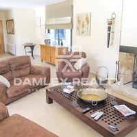 Villa in Spain, Catalunya, Girona, 320 sq.m.