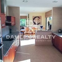 Villa in Spain, Catalunya, Girona, 320 sq.m.