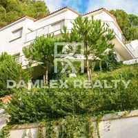 Дом в Испании, Каталония, Жирона, 340 кв.м.