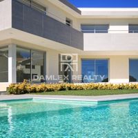 Villa in Spain, Catalunya, Girona, 450 sq.m.