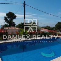 Villa in Spain, Catalunya, Girona, 350 sq.m.