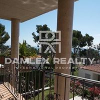 Villa in Spain, Catalunya, Girona, 350 sq.m.